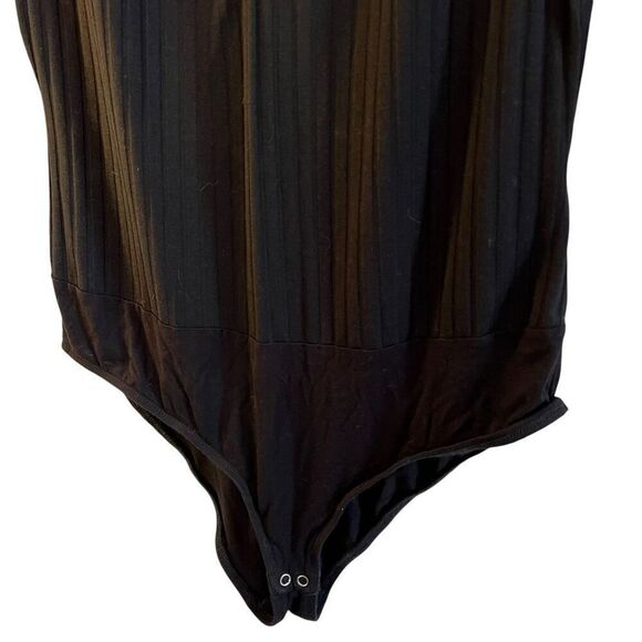 Torrid Women 1X Ribbed One Piece Bodysuit Black Short Sleeve Button Neck Stretch - Picture 3 of 8